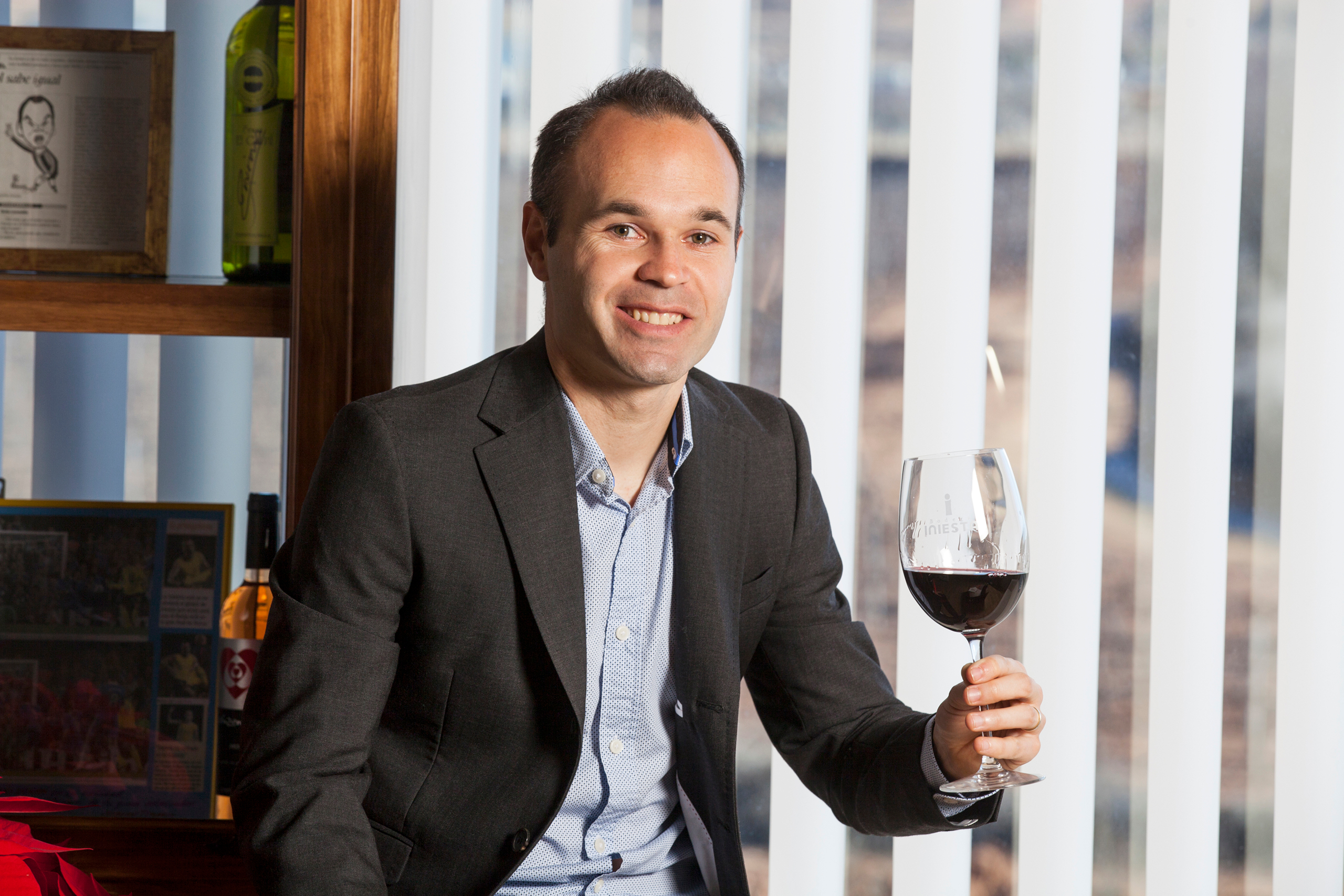 库卡隆：因重伤作念了五次手术，术后无法迂回膝盖就知谈告别足球了